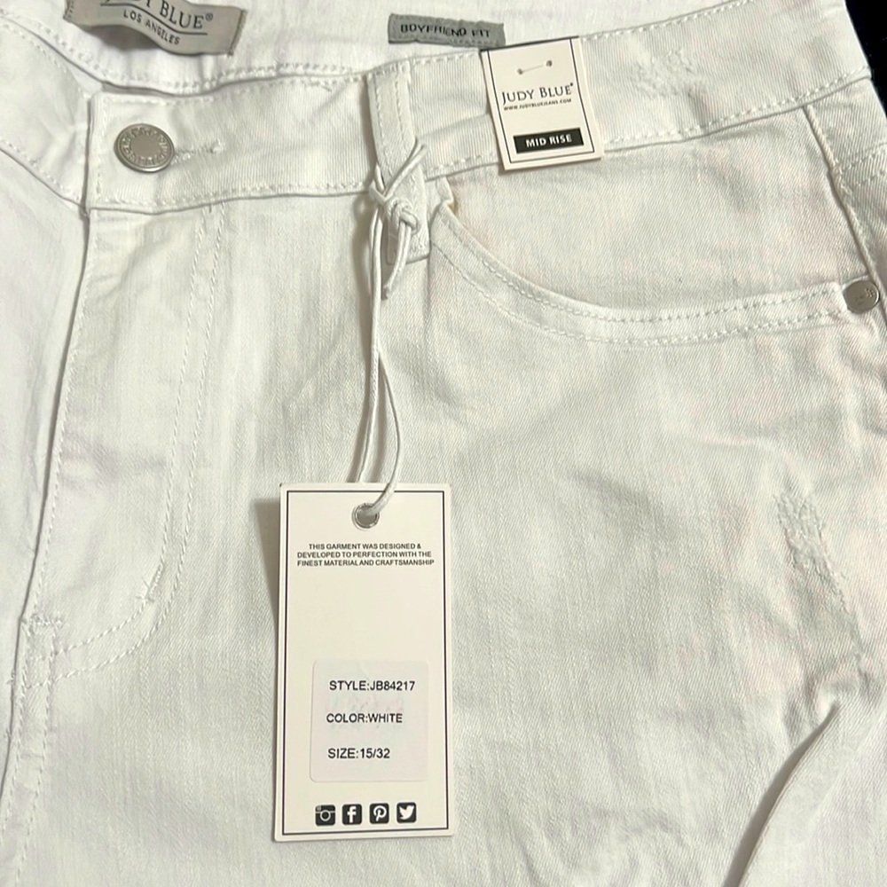 New Judy Blue distressed boyfriend jeans